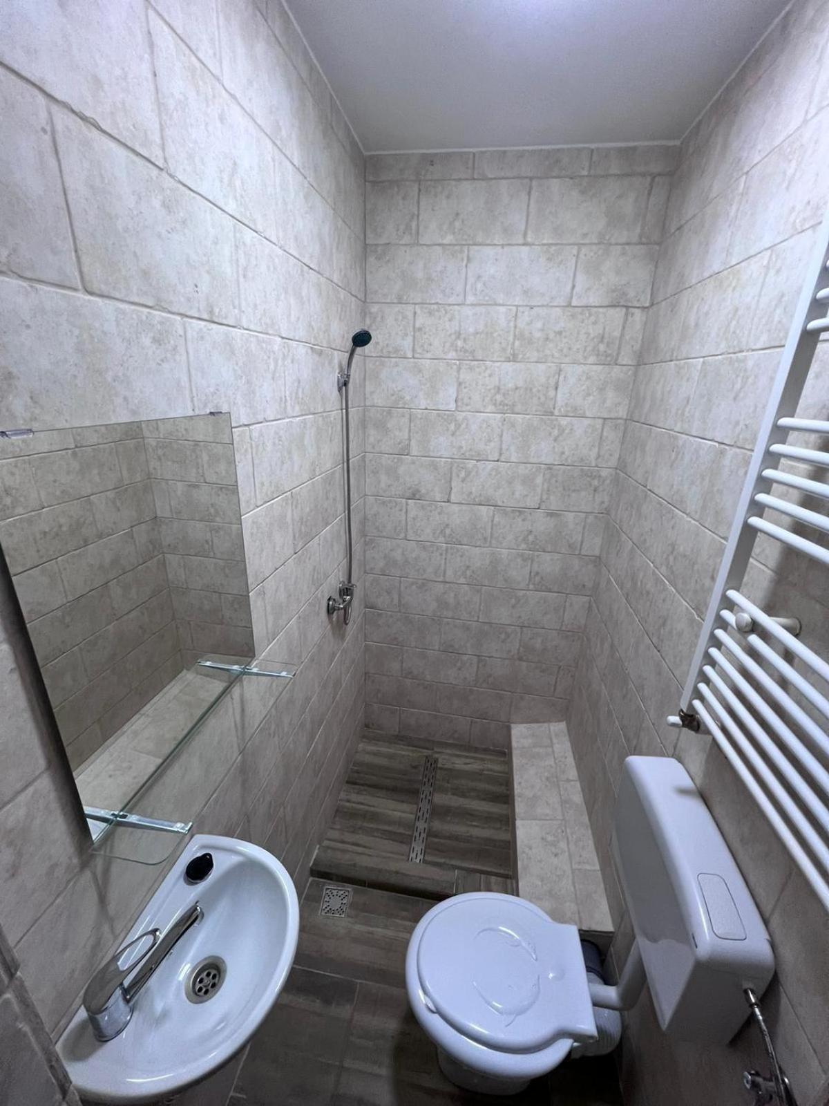 באלוטשטי Casa Privata Airport Bucharest Therme Bucharest מראה חיצוני תמונה